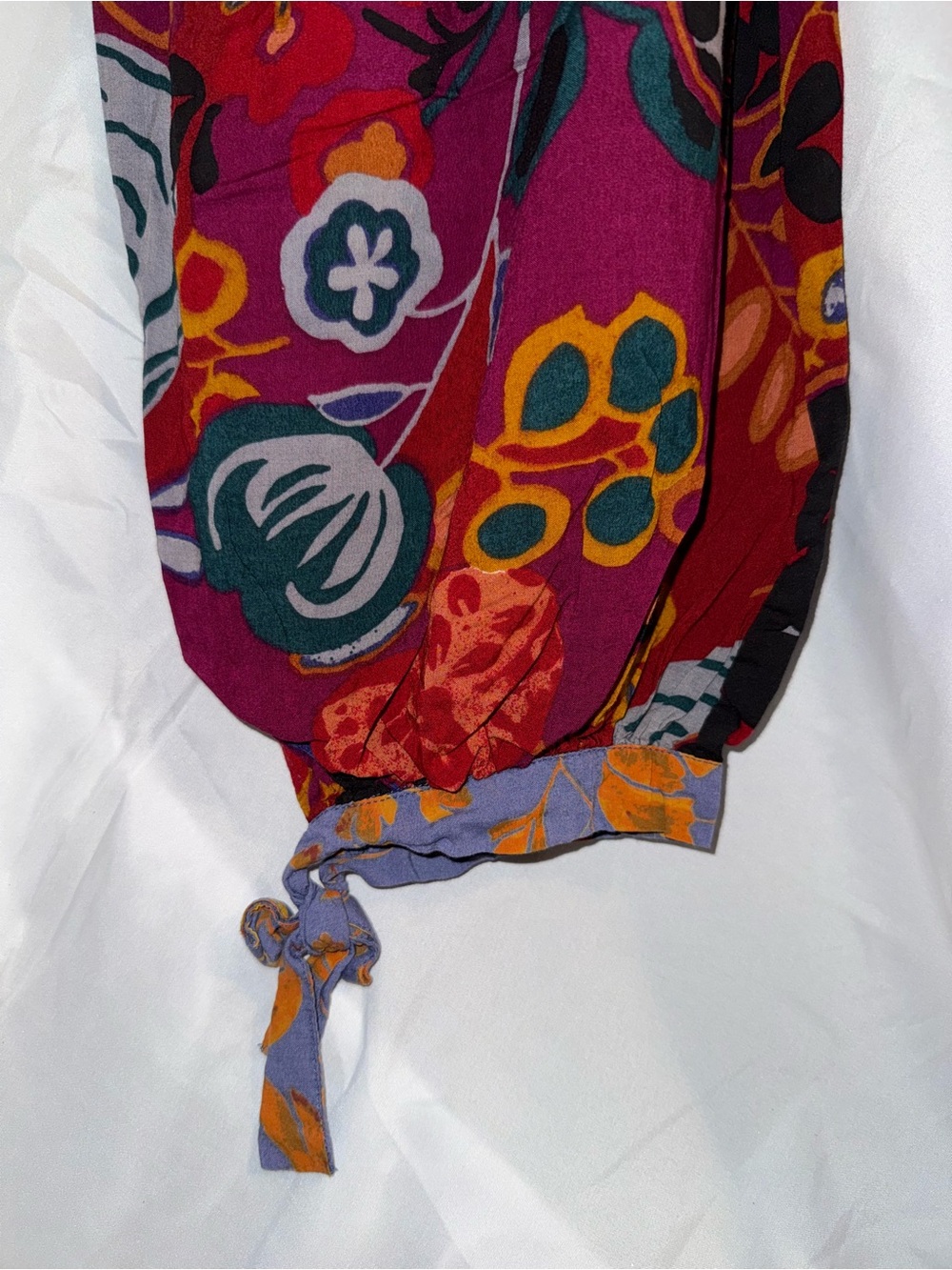 Anthropologie Multicolor Floral Cropped Drawstring Pants, size xs - Picture 3 of 3